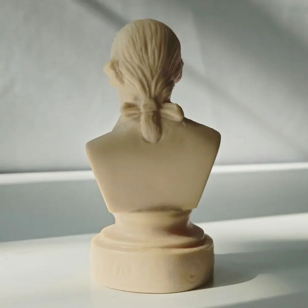 Vintage Halbe Haydn Plastic Bust | 4.5